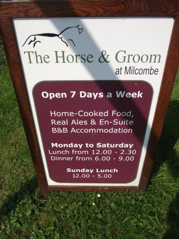 Horse & Groom Inn Milcombe Extérieur photo